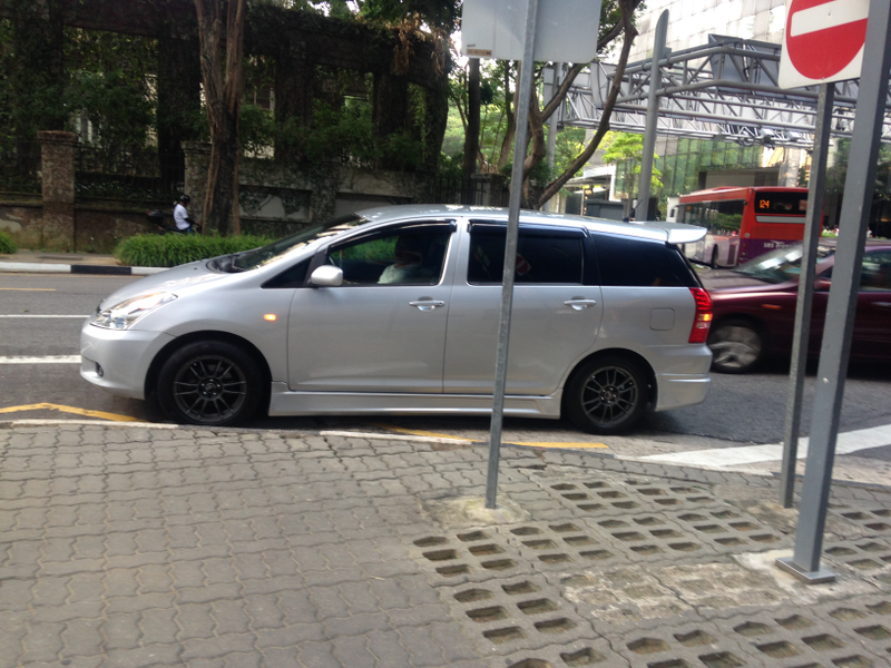 Illustration for article titled Philippines and Singapore car spotting